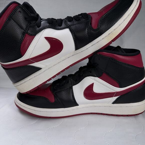 Nike Air Jordan 1 Mid Bred Toe Shoes Mens 10.5 Black Fire Red White 554724-079 Air Jordan 1 Mid  main image 4